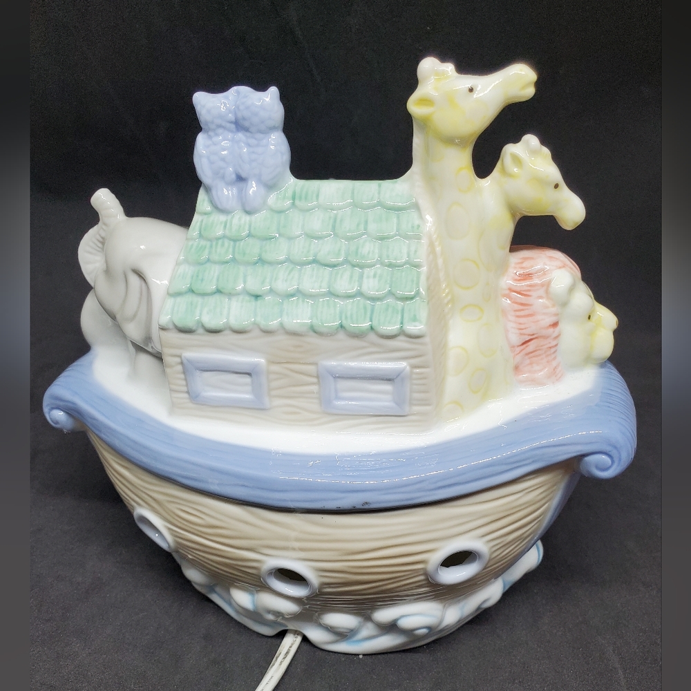 Cosmos Gifts Noah's Ark Night Light - Picture 4 of 16